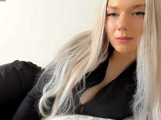 Live cam show with luckycandy