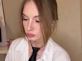 Live cam show with SixtaFee