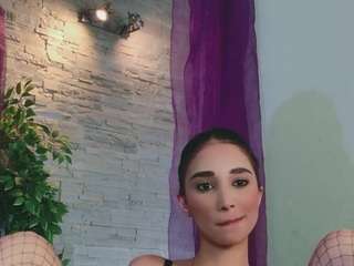 Live cam show with Honey-Drop