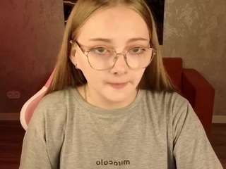 Live cam show with IdaRowe