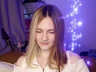 Live cam show with CherrieQuinalty