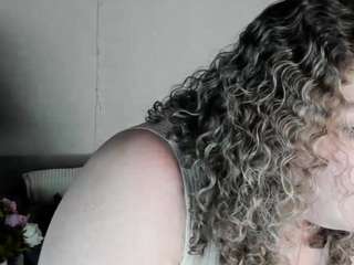 Live cam show with Florence