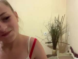 Live cam show with ElmaGrahn