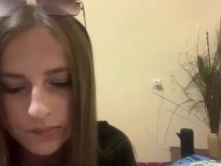 Live cam show with ElmaGrahn