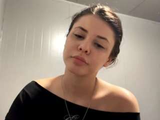 Live cam show with SauRomanoff
