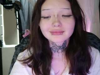 Live cam show with leinfis