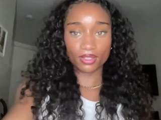 Live cam show with itsbombshellbarbie