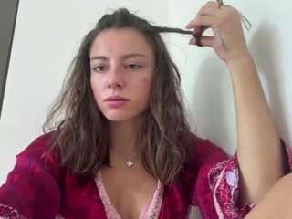 Live cam show with MarjoryNurthen
