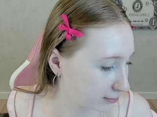 Live cam show with TinyLili