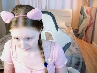 Live cam show with TinyLili