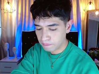 Live cam show with stone-axel