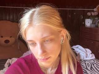 Live cam show with Elsa