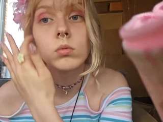 Live cam show with RevaLaflin