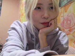 Live cam show with Luna