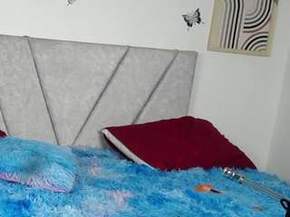 Live cam show with AlanaRoseeX