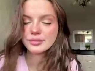 Live cam show with Eva