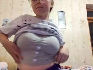 Live cam show with AdrieneFrock