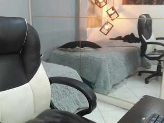 Live cam show with ash-kai