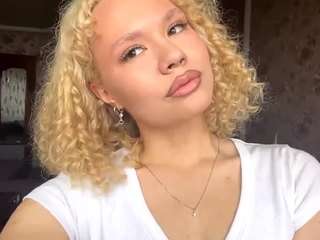 Live cam show with DeliaButkowski