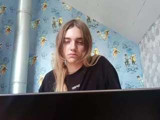 Live cam show with Lora