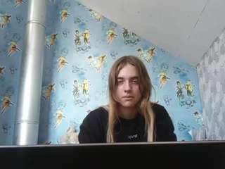 Live cam show with Lora