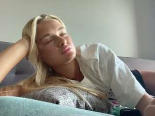 Live cam show with KyleBeatty