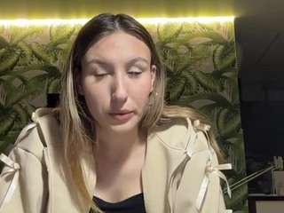 Live cam show with NarcisaBeazer