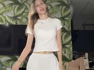 Live cam show with NarcisaBeazer