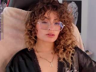 Live cam show with EmilyFiorii