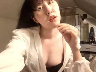 Live cam show with OliveCornn