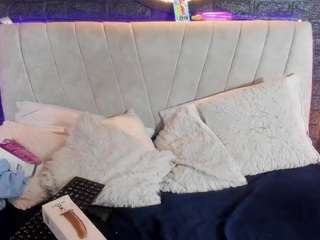 Live cam show with AMMBER-HONEY