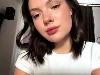 Live cam show with AveryHubric