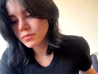 Live cam show with TwandaNabity