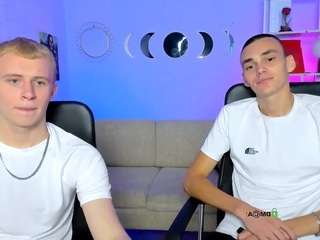 Live cam show with dark-riders