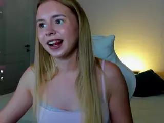 LindaBloomss's Live Sex Cam Show