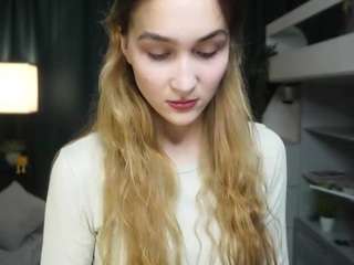 Live cam show with MuoiNisbit