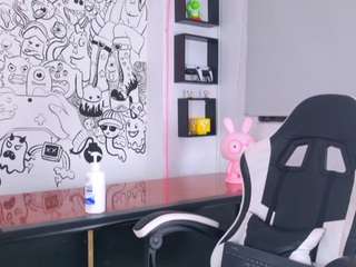 Evabluntt's Live Sex Cam Show