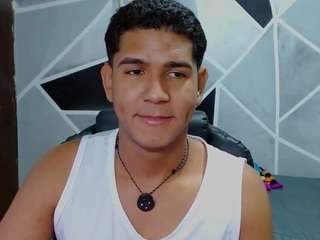 Live cam show with juanacock