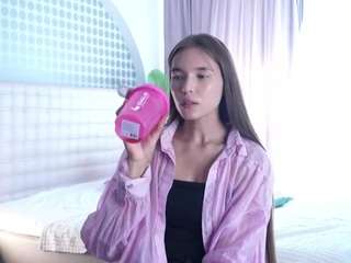 Live cam show with milablush