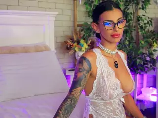 AhhMia's Live Sex Cam Show