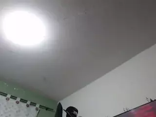 yohatinelly's Live Sex Cam Show