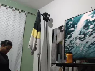 yohatinelly's Live Sex Cam Show