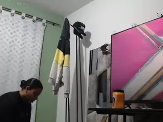 yohatinelly's Live Sex Cam Show