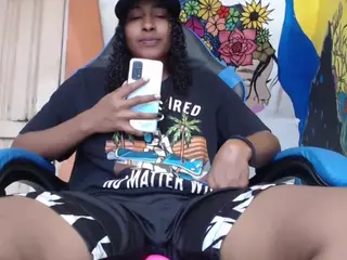 yohatinelly's Live Sex Cam Show
