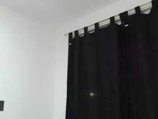 yohatinelly's Live Sex Cam Show