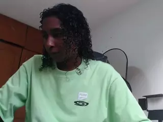 yohatinelly's Live Sex Cam Show