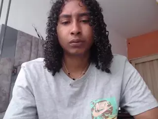 yohatinelly's Live Sex Cam Show