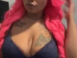 LaylaRed's Live Sex Cam Show