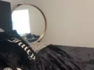 LaylaRed's Live Sex Cam Show