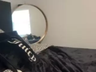 LaylaRed's Live Sex Cam Show